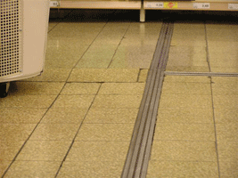 Hallenboden vor der Sanierung 2